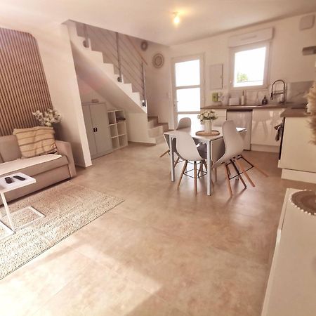 ドールMagnifique Duplex Neuf Parking Et Terrasseアパートメント エクステリア 写真
